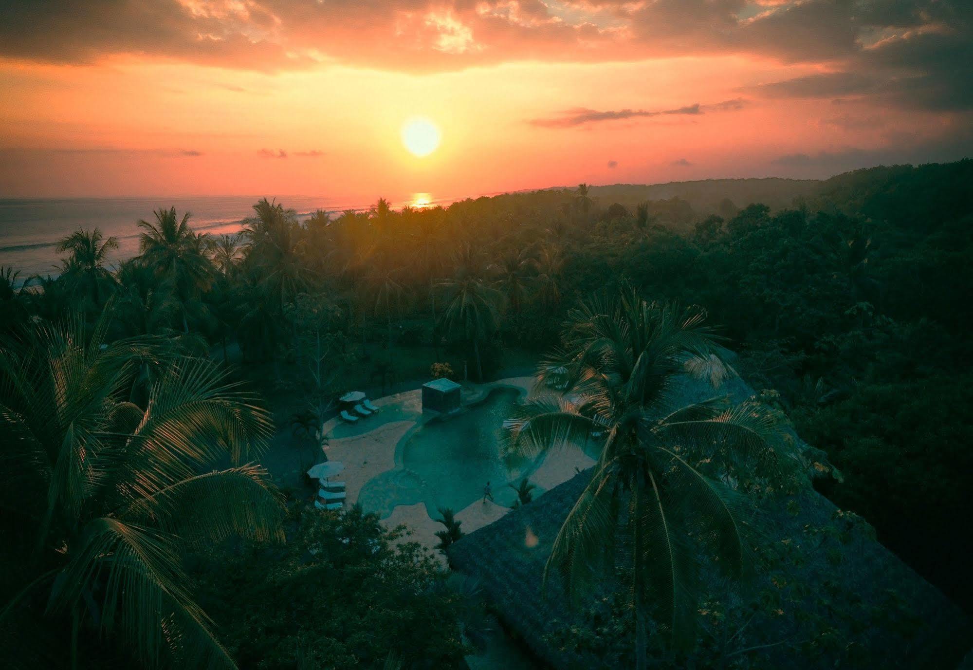 Clandestino Beach Resort Parrita Eksteriør bilde